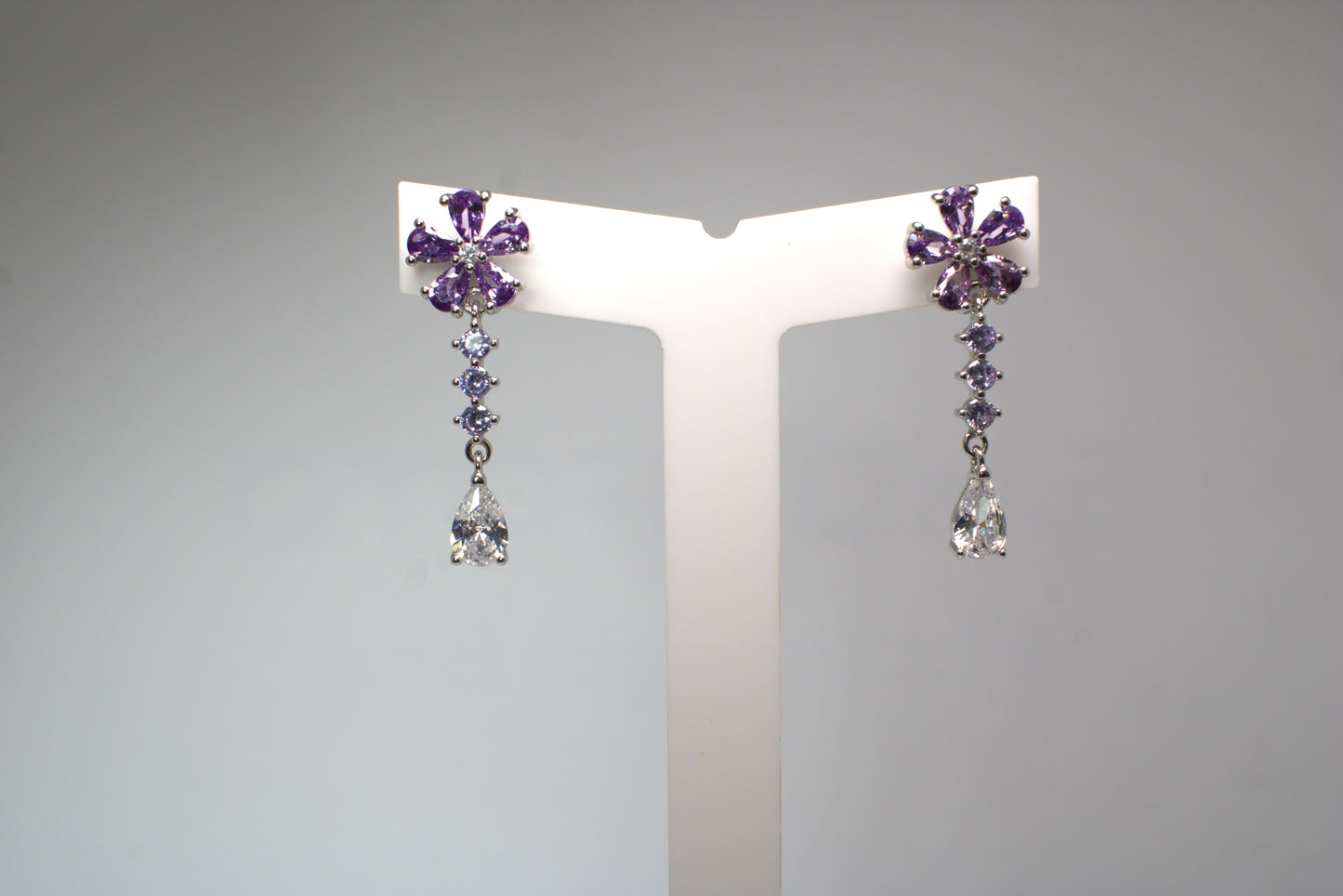 Orecchini Flowers pendenti – Bianchi