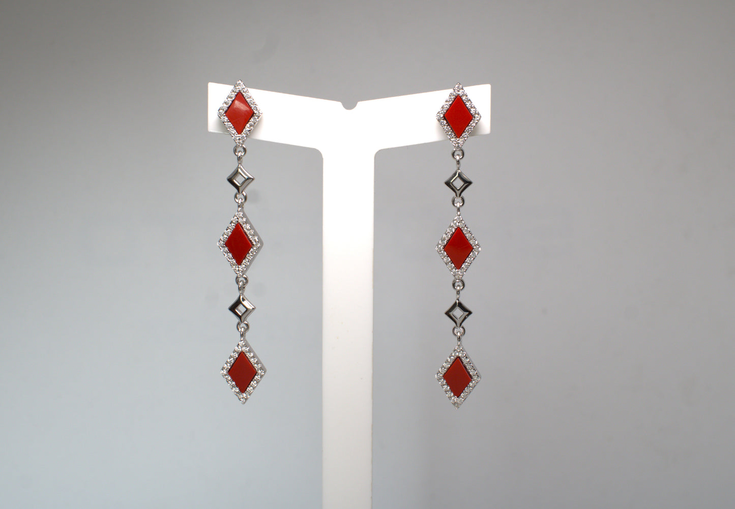 Orecchini pendenti "Old Money" smalto rosso, duraliti e argento 925%
