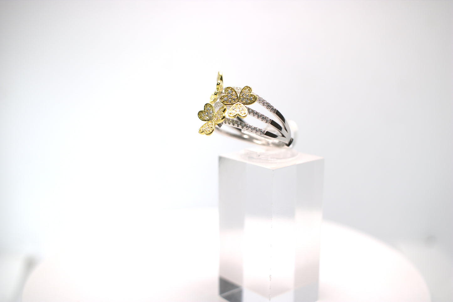 Anello "Flowers" a tre fiori gialli con gambo bianco