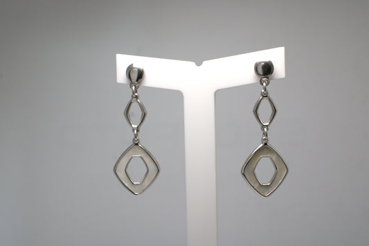 Orecchini "Old Money" a rombi in argento 925% e madre perla